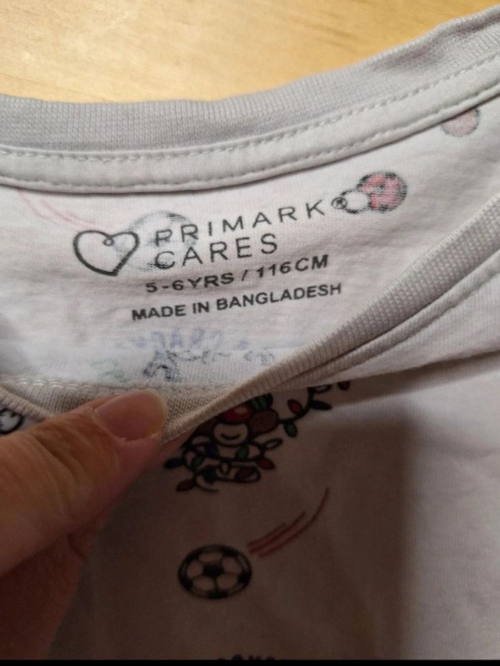 T-shirt manches longues pour garçon taille 6 ans Marque primark très bon état - photo numéro 6