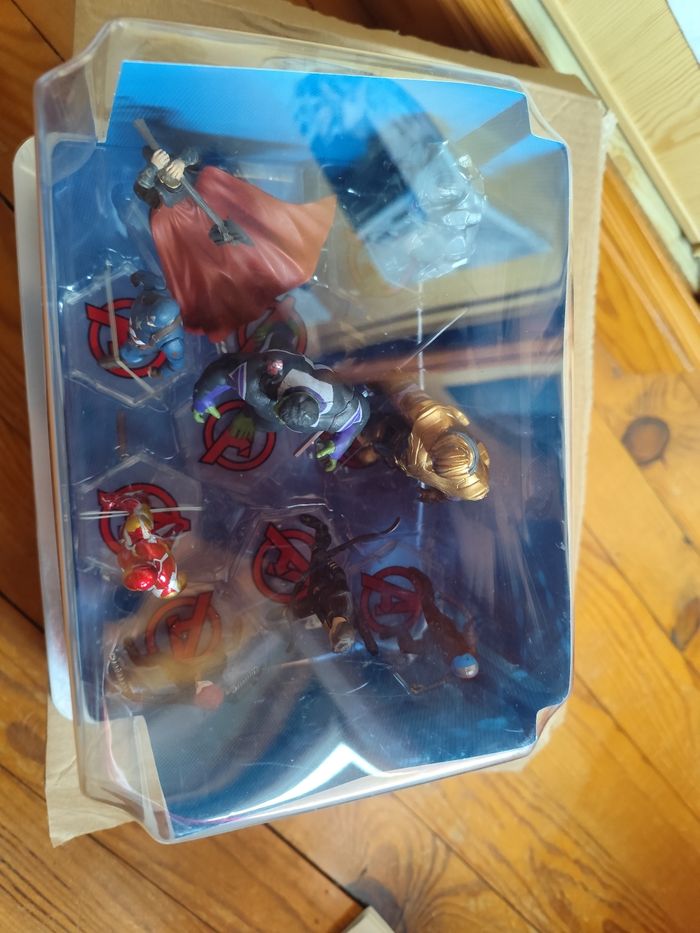 Set figurine de luxe Marvel neuf - photo numéro 3