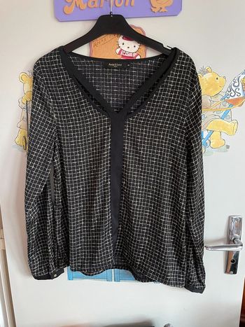 Blouse à manches longues noire à carreaux, taille S, marque Andy & Lucy.