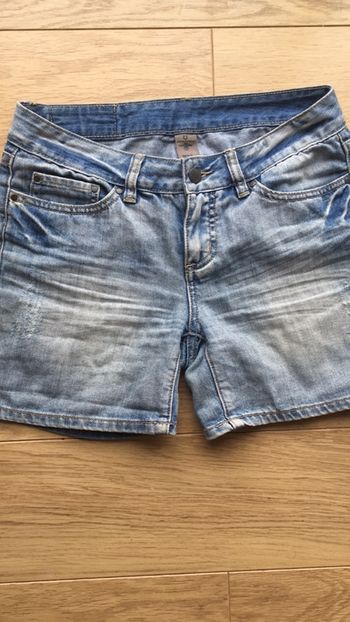 Short en Jean vero moda taille 36/38 poches effet usé