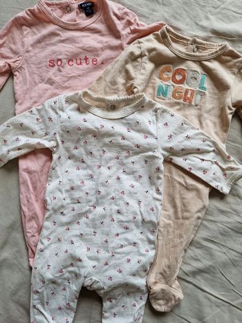 Lot 3 pyjamas une pièce