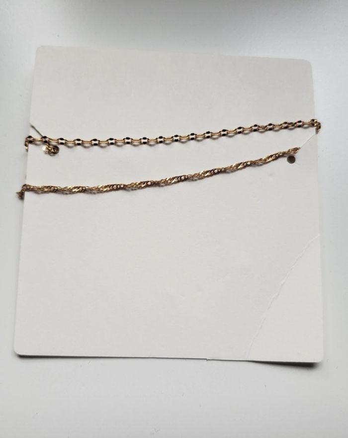 2 bracelets