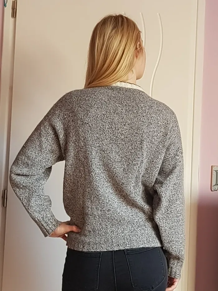 Pull gris - photo numéro 2