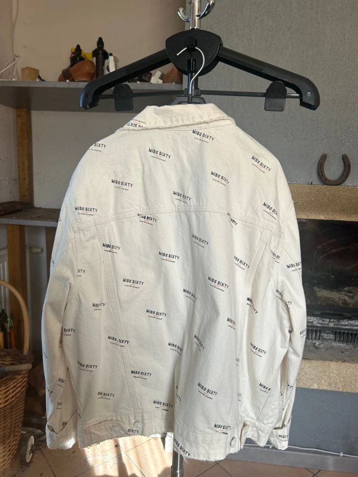 Veste en jean avec logo - photo numéro 2
