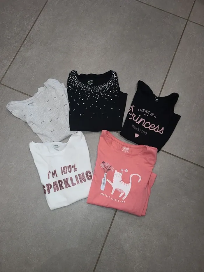 Lot 5 t shirt kiabi 8 ans
