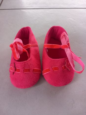 Paire de ballerines en feutrine rose T.17
