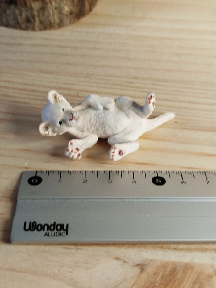 Schleich lionceau blanc Albinos Figurine animal de la savane - photo numéro 4