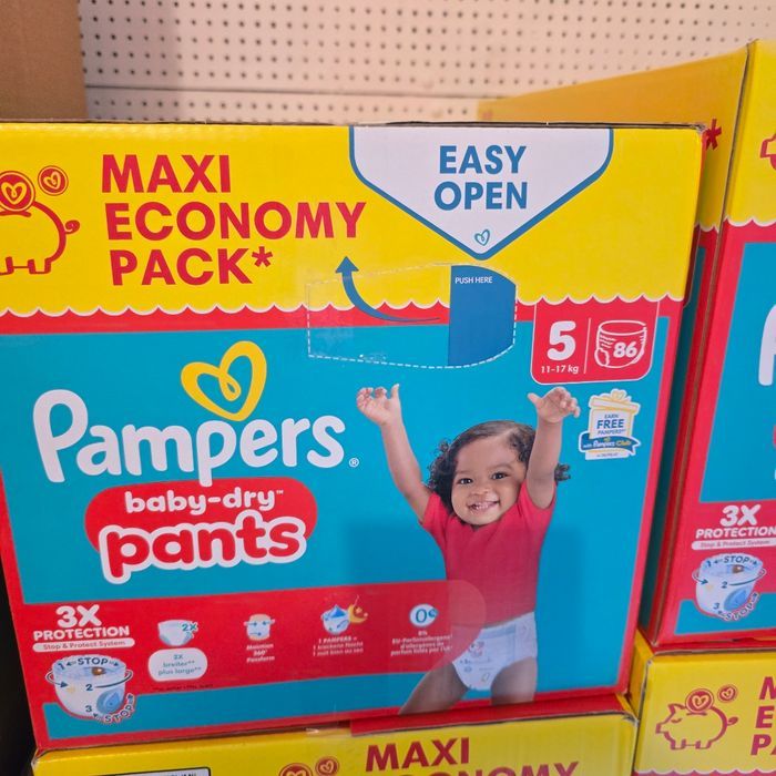 Carton Couche pampers taille 5