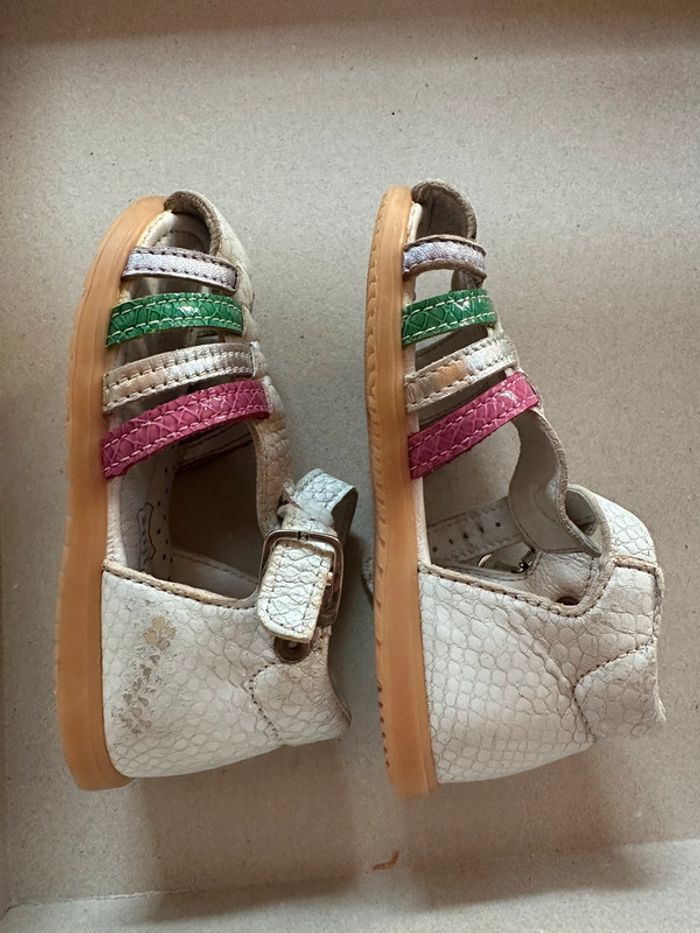 Nu pied fille - photo numéro 3