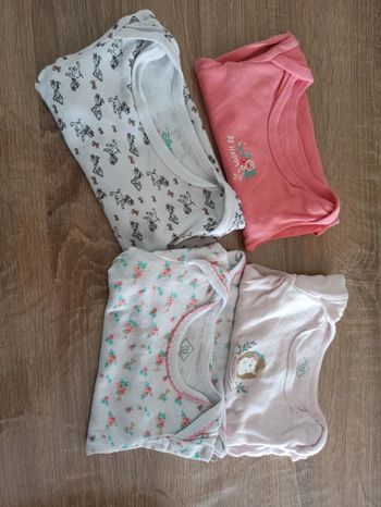 Lot 4 bodies 12 mois