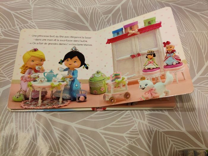 Livre rose joue à la princesse - photo numéro 3