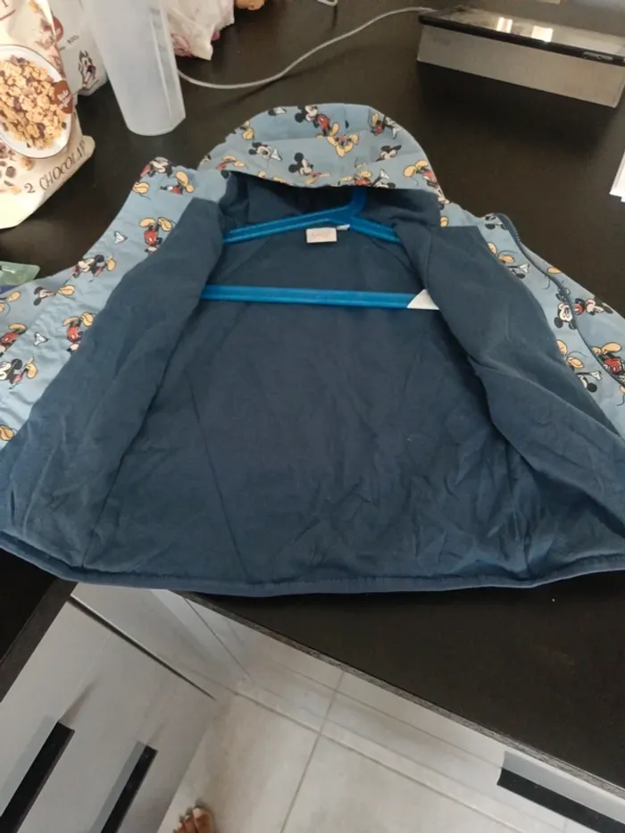 Blouson coupe vent mickey neuf jamais porte - photo numéro 5