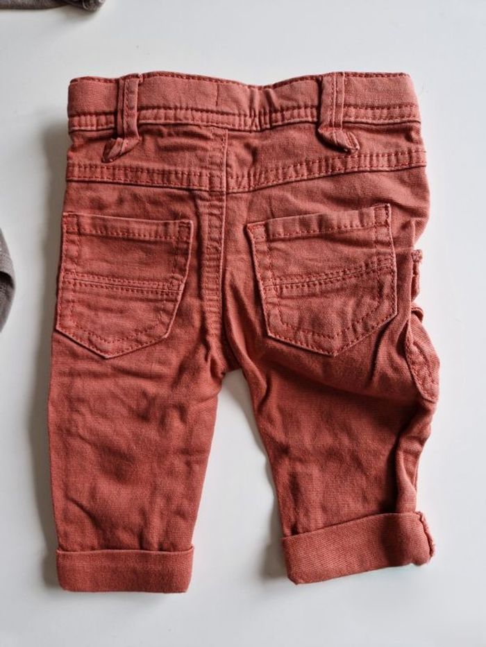 lot d'un body et un pantalon 3 mois - photo numéro 4