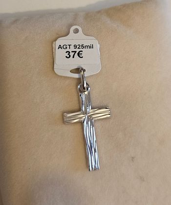Pendentif  croix en argent 925 mil. Neuf