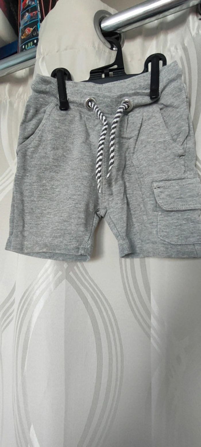 Short gris
