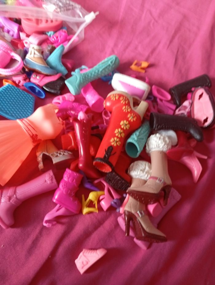 Gros lot d'accessoires barbie - photo numéro 4