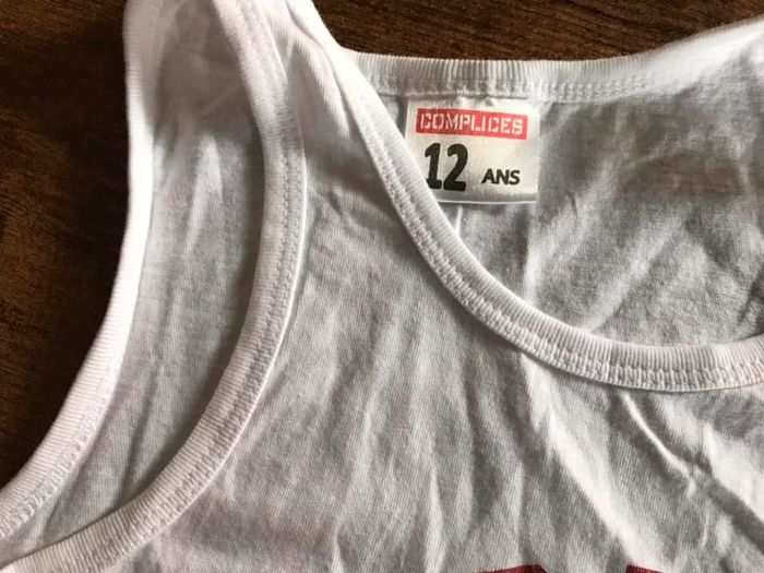 2 débardeurs 12 ans - photo numéro 3