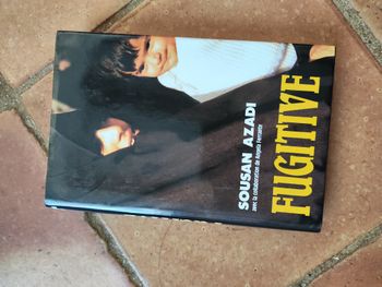 Fugitive, livre de Sousan Azadi