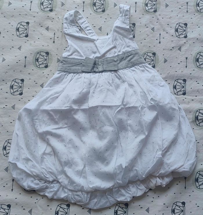 Jolie robe été taille 6 mois