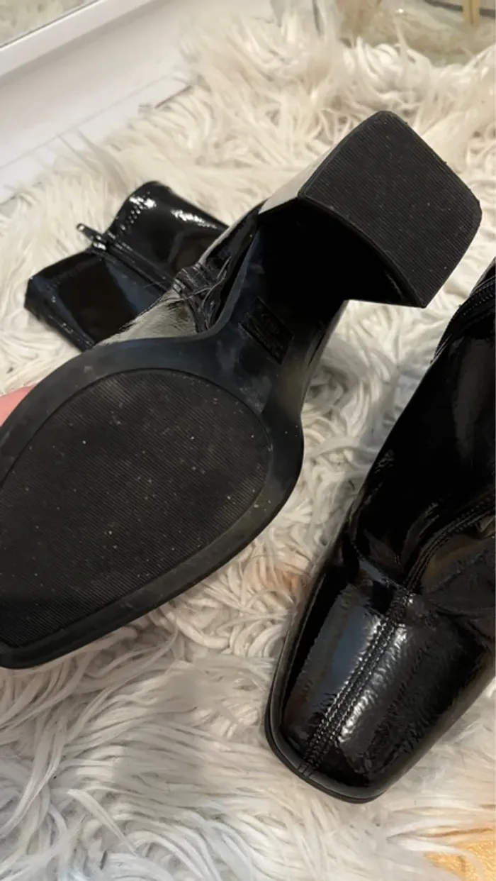 Bottines vernies à talons - photo numéro 4