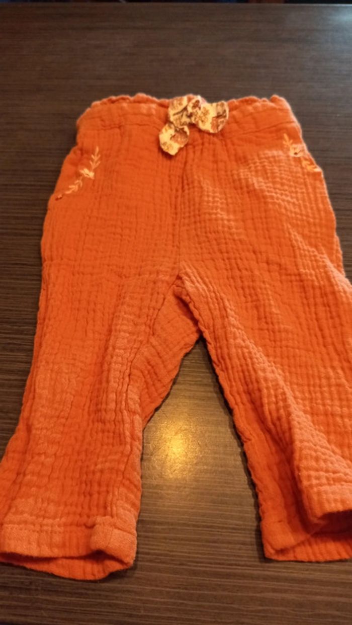 Pantalon 6mois - photo numéro 2