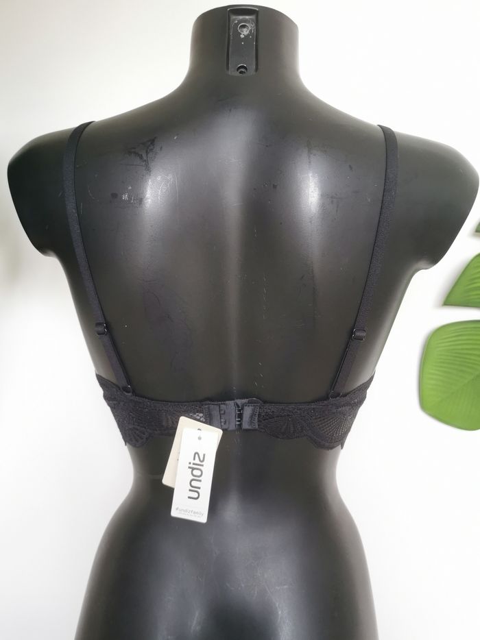 Soutien gorge triangle noir en dentelle Undiz Taille S - photo numéro 5