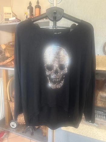 Pull noir Skull