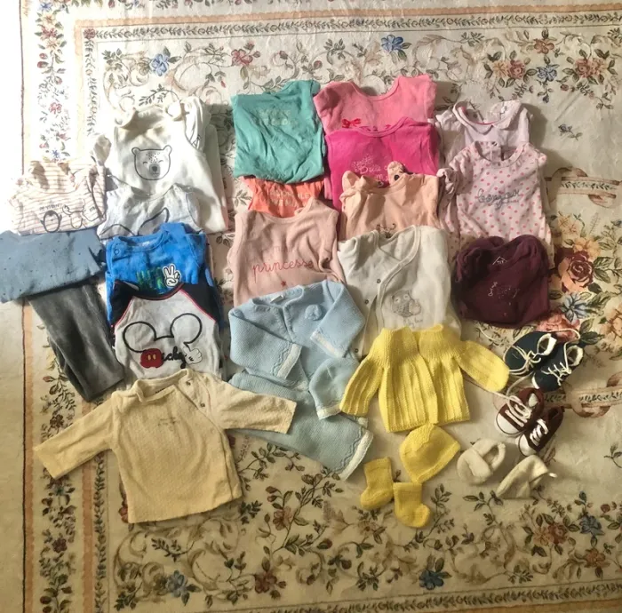 Lot vêtement bébé fille et garçon naissance à 1 mois