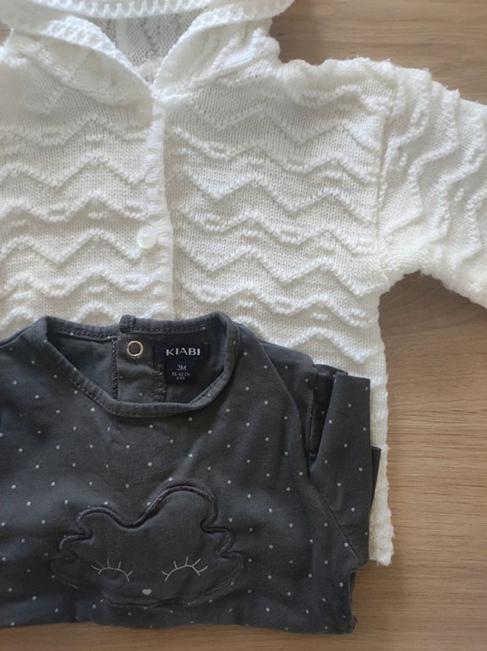 Gilet blanc + tee shirt manches longues - 3 mois - Très bon etat - photo numéro 2
