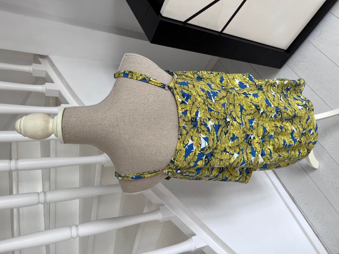 Robe Mamouchka à motifs végétaux jaune et bleu - photo numéro 4