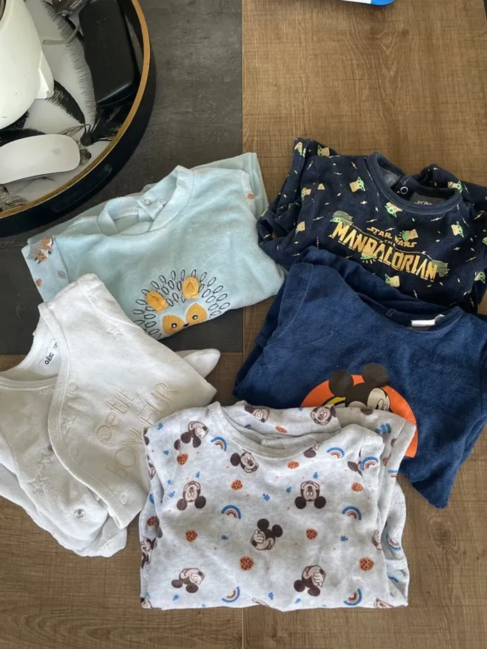 Lot de 5 pyjamas 12mois