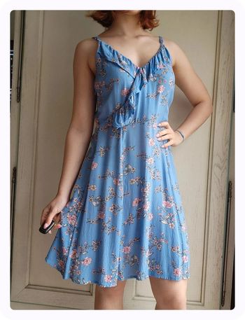 Robe bleue fleurie cache coeur à brides Pimkie