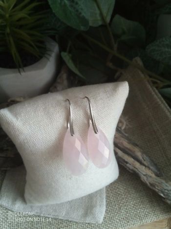 Boucles d'oreilles pierres naturelles de quartz rose
