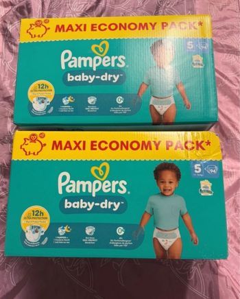 Deux carton de couche pampers taille 5 normal