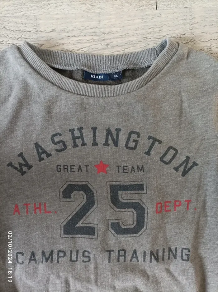 Lot pull + sweat 8 ans - photo numéro 2