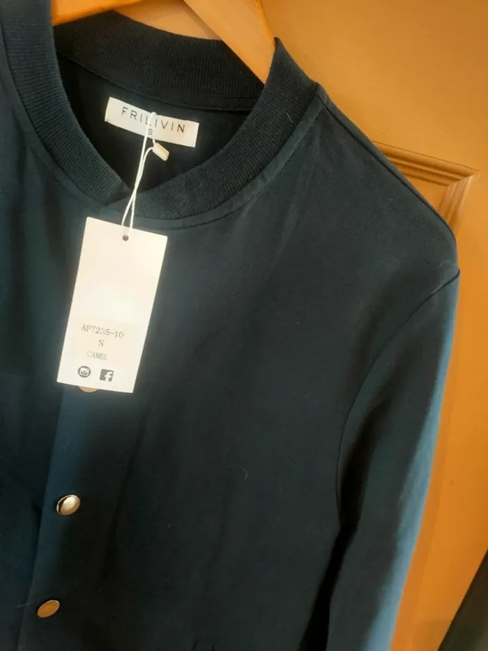 Veste bleue marine homme fine Frilivin S NEUF - photo numéro 2