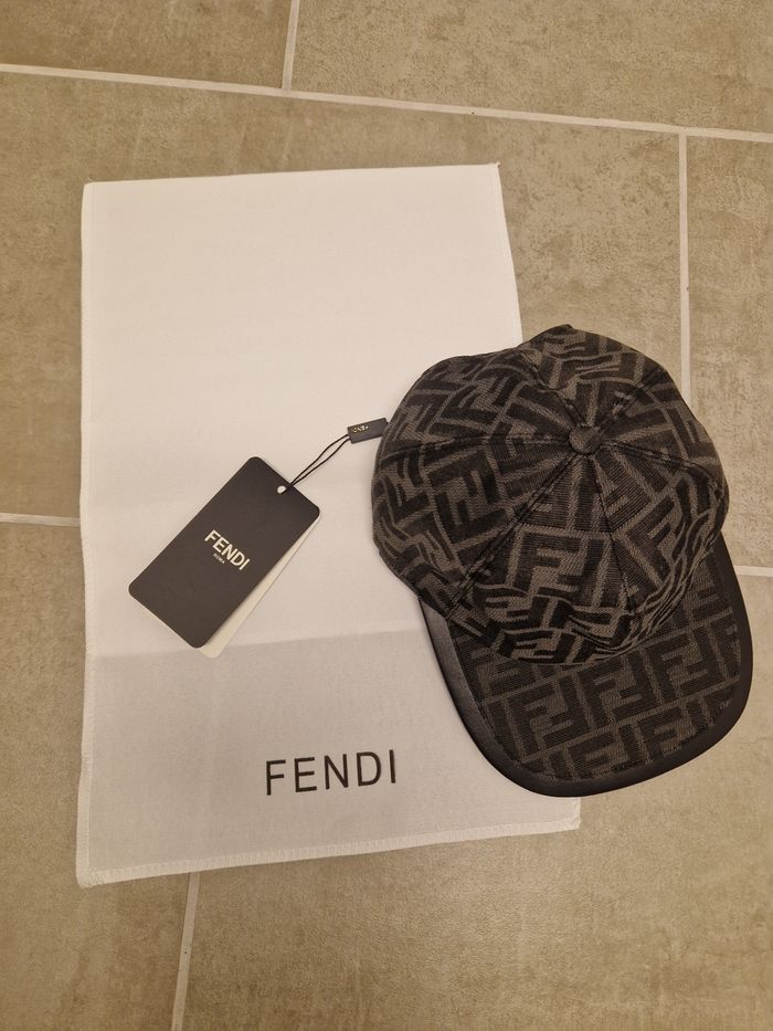 Casquette homme NEUVE