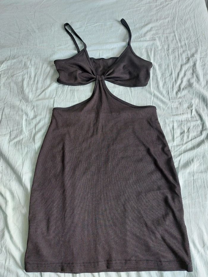 Robe noir ouverte
