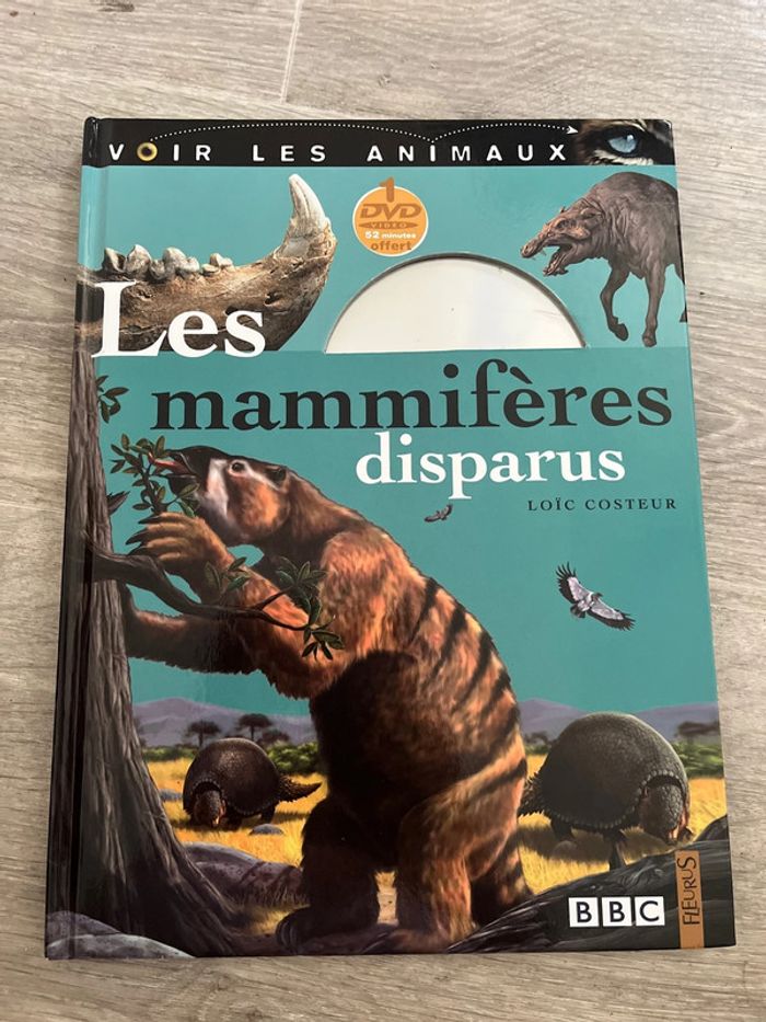 Lot 3 livres dinosaure - photo numéro 2