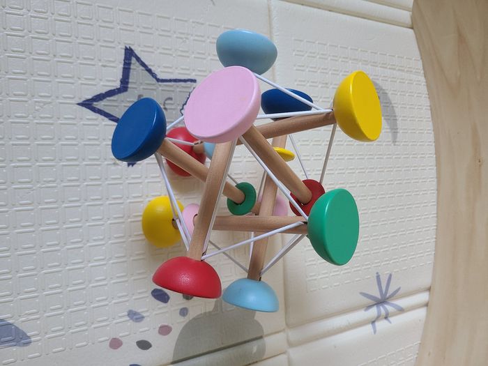 Hochet atome sensoriel en bois Oxybul - photo numéro 2