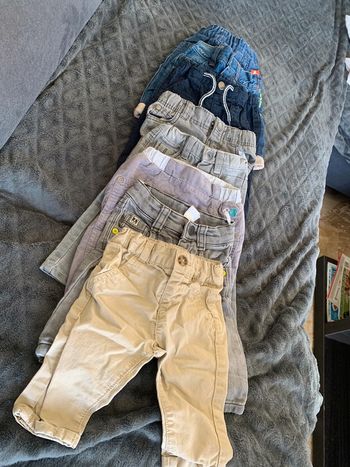 Lot de 9 pantalons \ jeans bébé 3 mois