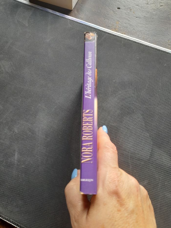Livre roman de Nora Roberts : "L'héritage des Calhoun" - photo numéro 3