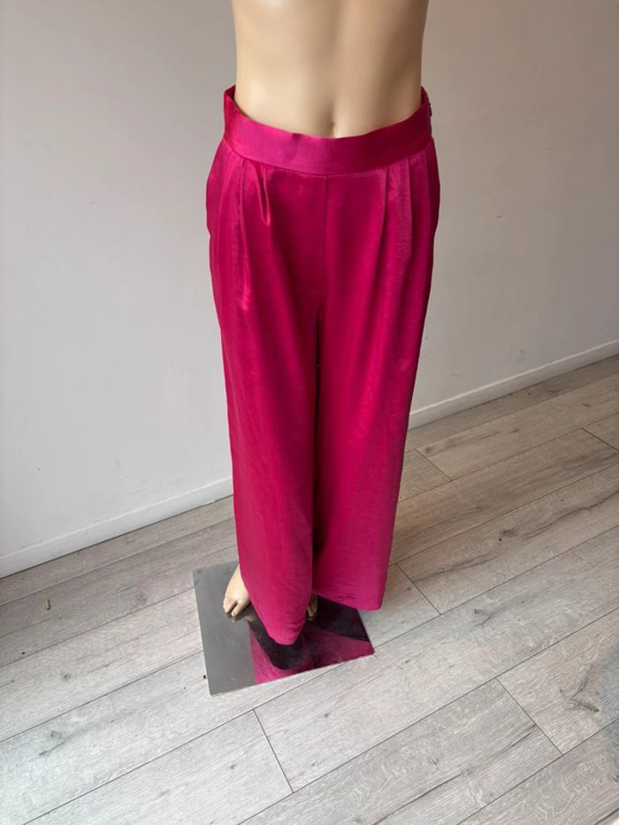 Pantalon neuf avec étiquette jambes larges le acolytes