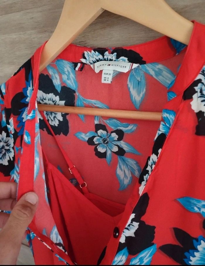 Robe Tommy Hilfiger rouge fleuri doublé T32 - photo numéro 2