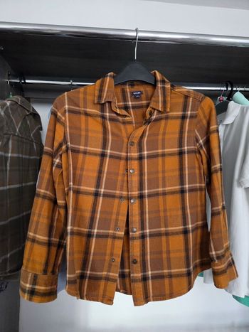 Vente de chemises et pull garçon taille 10ans 