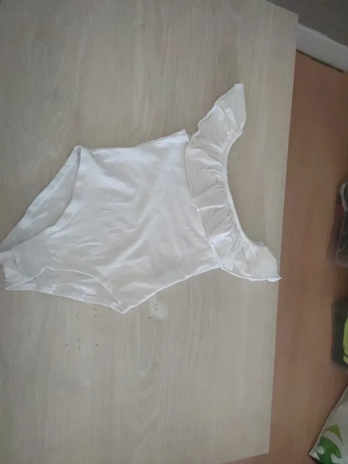 Body blanc Gémo 10 ans froufrou aux épaules - photo numéro 2