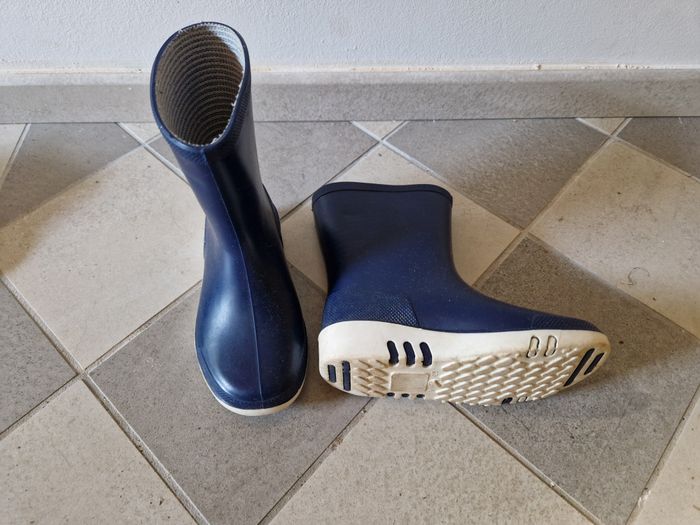 Lot 3 paires chaussures bébé T23 – Baskets, bottes pluie, chaussons scratch ! - photo numéro 3