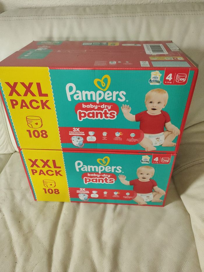 Lot de 2 Packs XXL 108 (soit 216) Couches culottes Pampers Baby Dry Pants Taille 4 (9-15 kg)