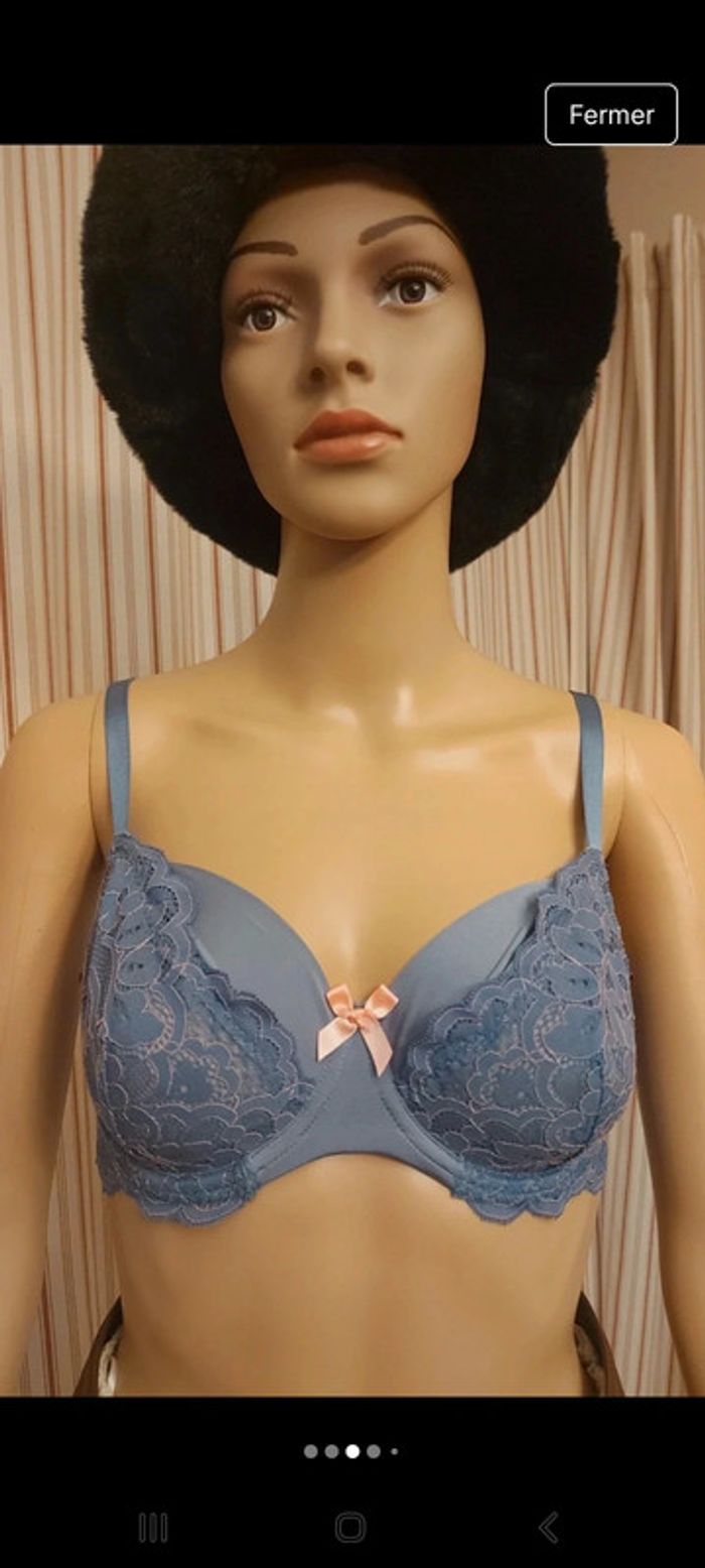 Soutien gorge bleu/rose Hunkemöller fr 85E - photo numéro 2