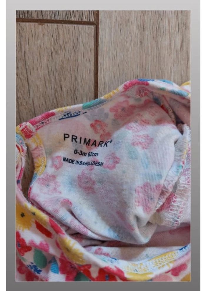 Tee shirt fleuris 0/3 mois naissance primark - photo numéro 2